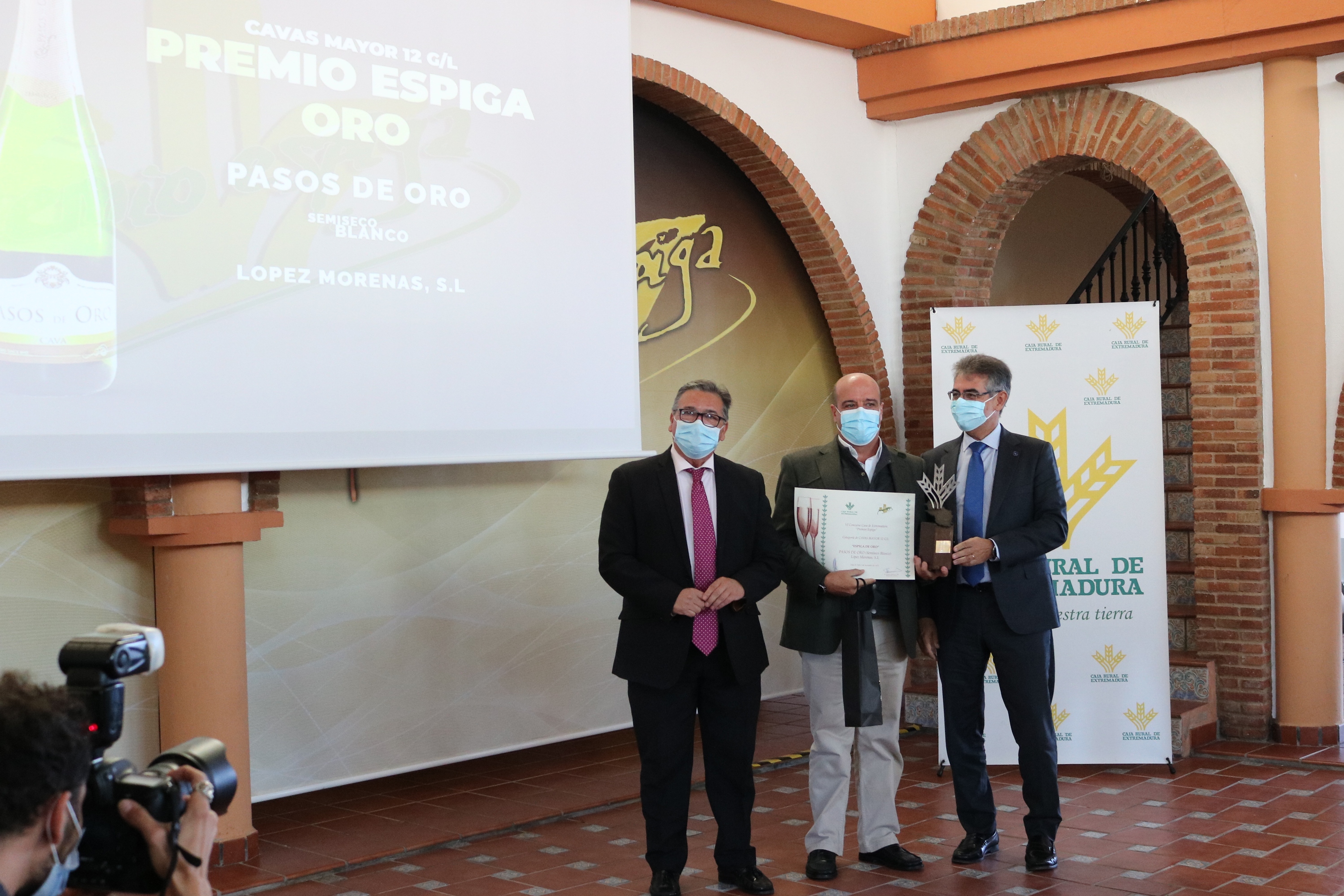 Premio Espiga Oro Cava Mayor de 12 gr/l a Pasos de Oro, de López Morenas