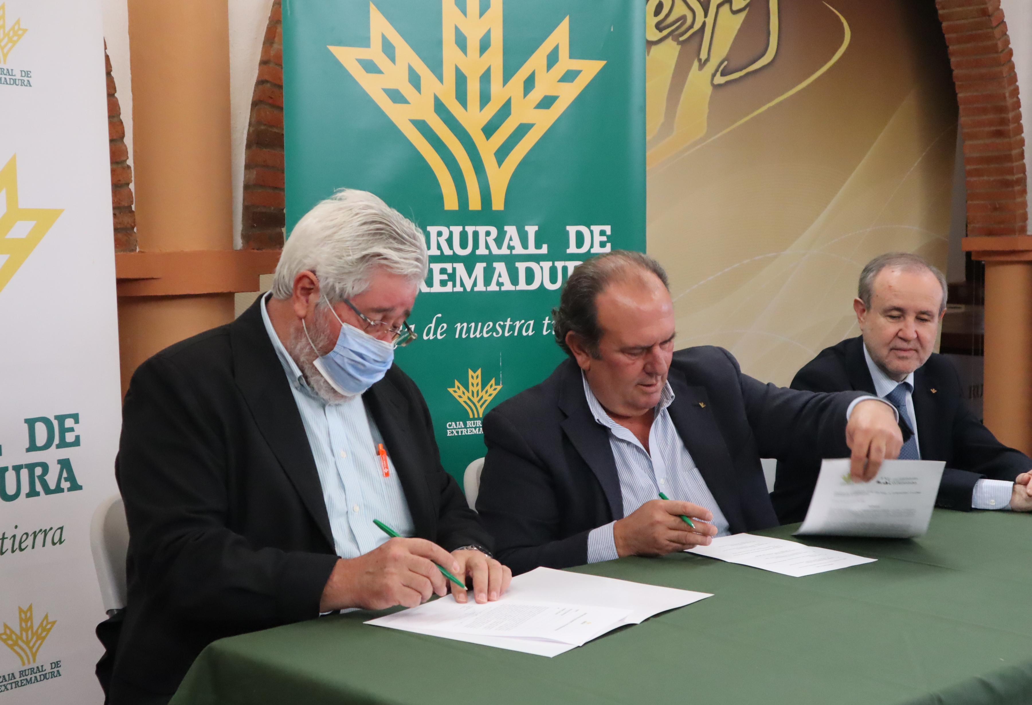 Renovación del convenio de colaboración con la Lonja Agropecuaria de Extremadura