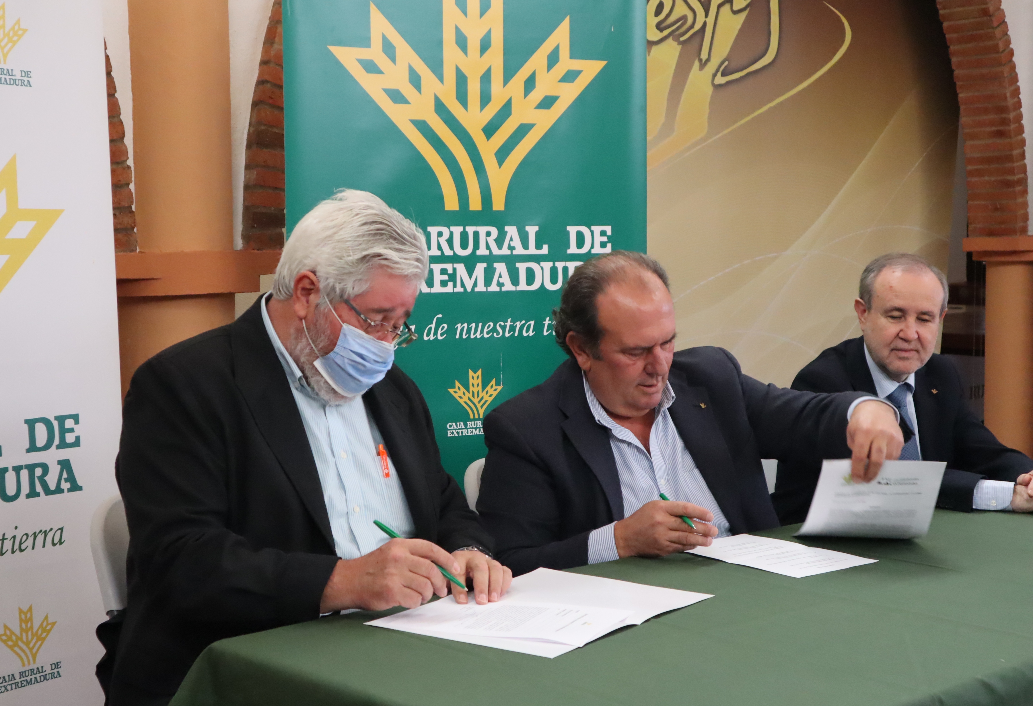 Renovación del convenio de colaboración con la Lonja Agropecuaria de Extremadura
